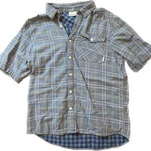 MENS Large Columbia button up short sleeve shirt